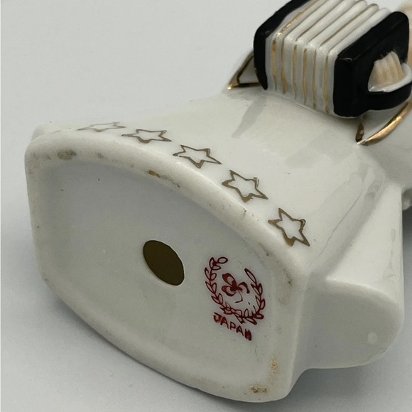 Vintage Chase JAPAN Porcelain Angel Figurines Set of 2 Accordian White Gold - Picture 5 of 9